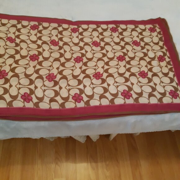 Lightweight Coach Scarf - Picture 1 of 12